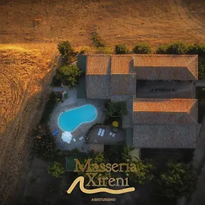  Vakantieboerderij Masseria Xireni